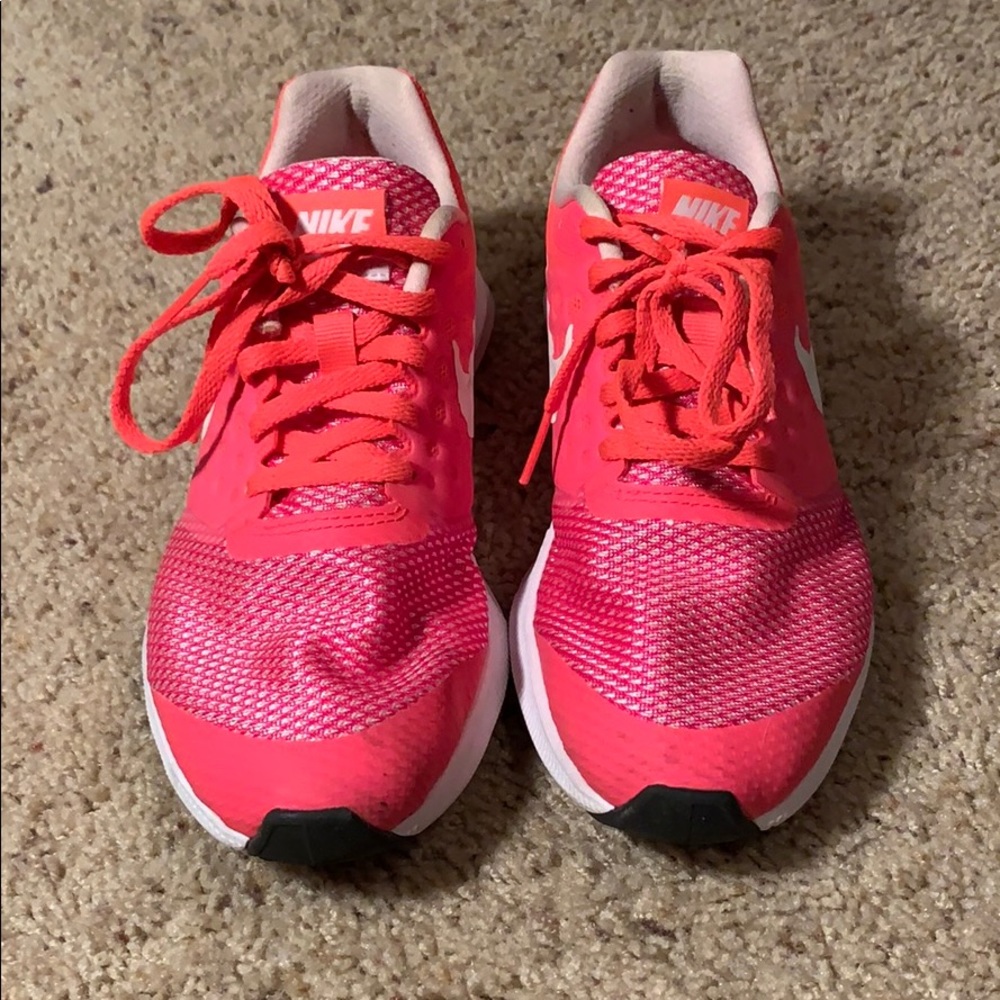 Nike Tennis Shoes